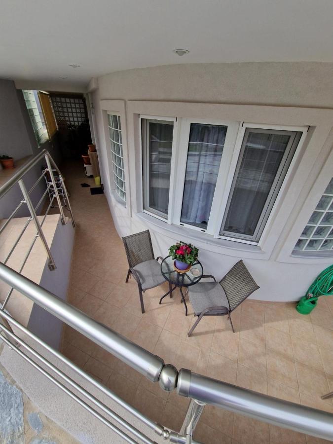 Lirika'S Airport House Apartment Artemida  Exterior photo