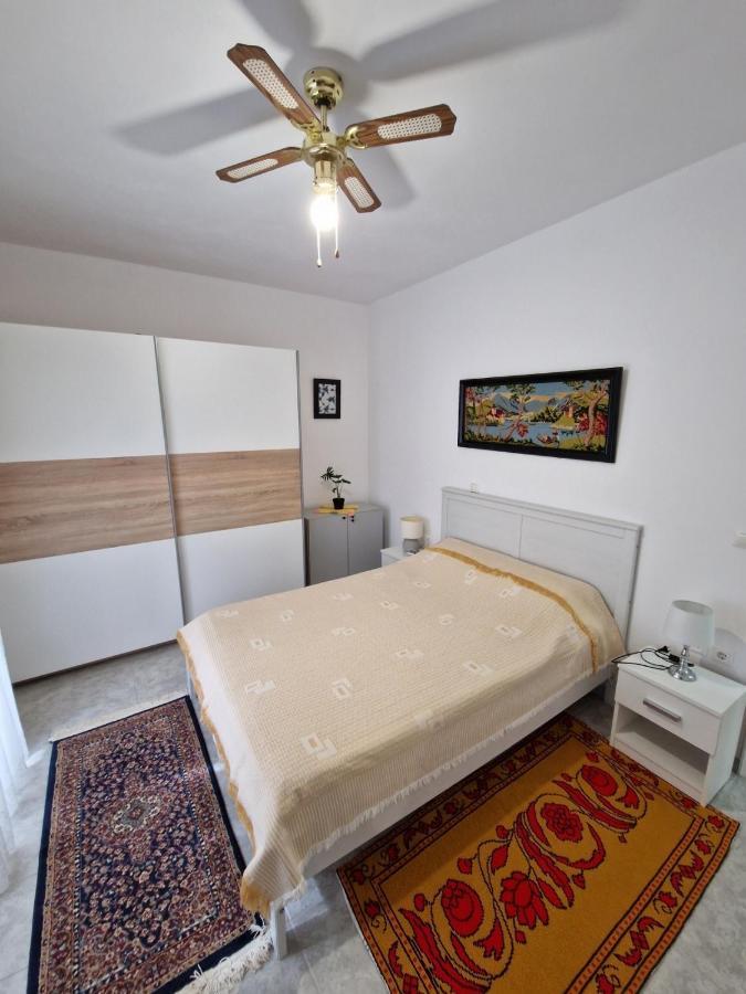 Lirika'S Airport House Apartment Artemida  Exterior photo